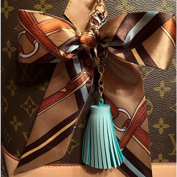 Purse scarf BOW tassel design blue tan brown stripe gold clip on bag stunning! - Picture 2 of 4